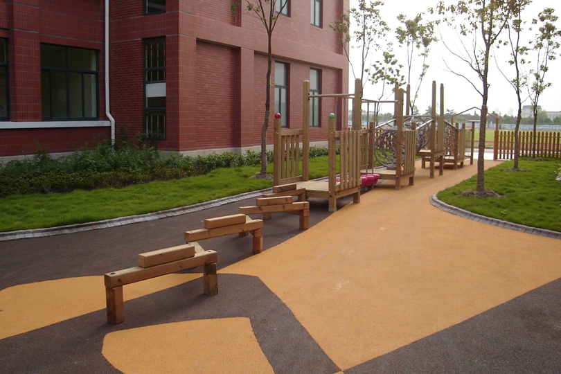 室外兒童樂園非標定制游樂設(shè)備二